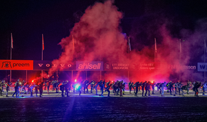 Nattvasan 2024: Langläuferinnen im Licht der Stirnlampen