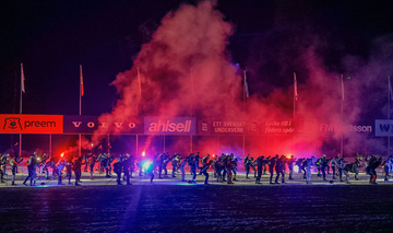 Nattvasan 2024: Langläuferinnen im Licht der Stirnlampen